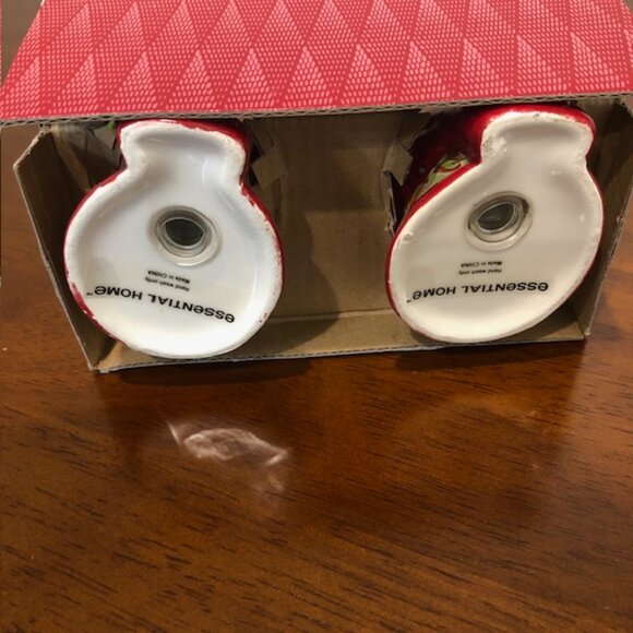 Trim A Home Cardinal Salt And Pepper Shaker Set. - Picture 5 of 11